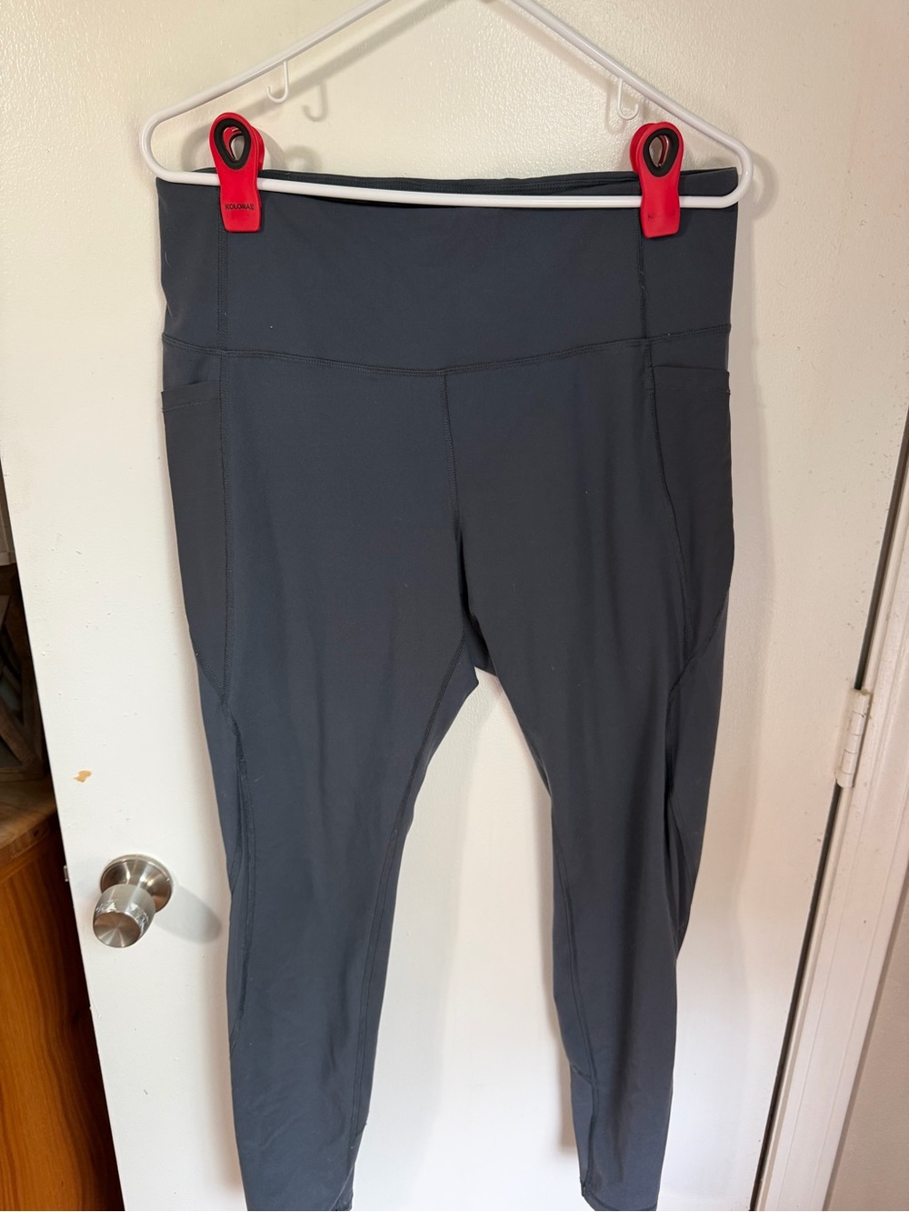 Old Navy Active Go-Dry Leggings XL Dark Grey Pockets